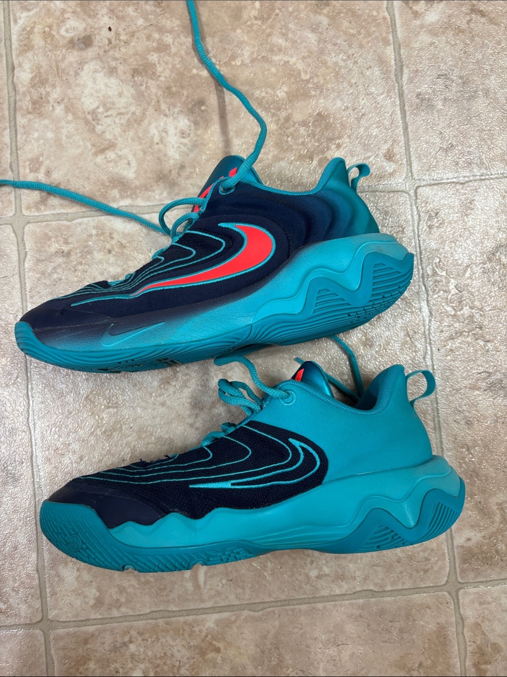 Nike basketball kids shoes size 5Y - Picture 7 of 10